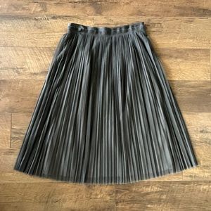 Banana Republic Tulle Midi Skirt - Size 4